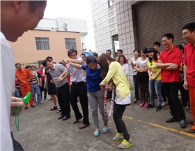 呼拉圈競(jìng)先接力 呼拉圈競(jìng)先接力